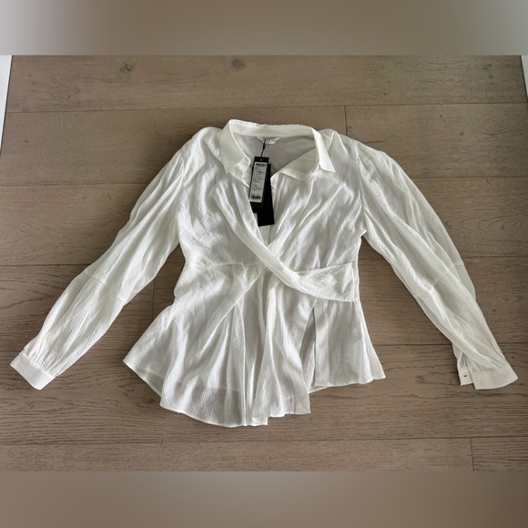 NWT SDEER Women's  Asymmetrical Blouse size small
Color- white - Picture 6 of 10